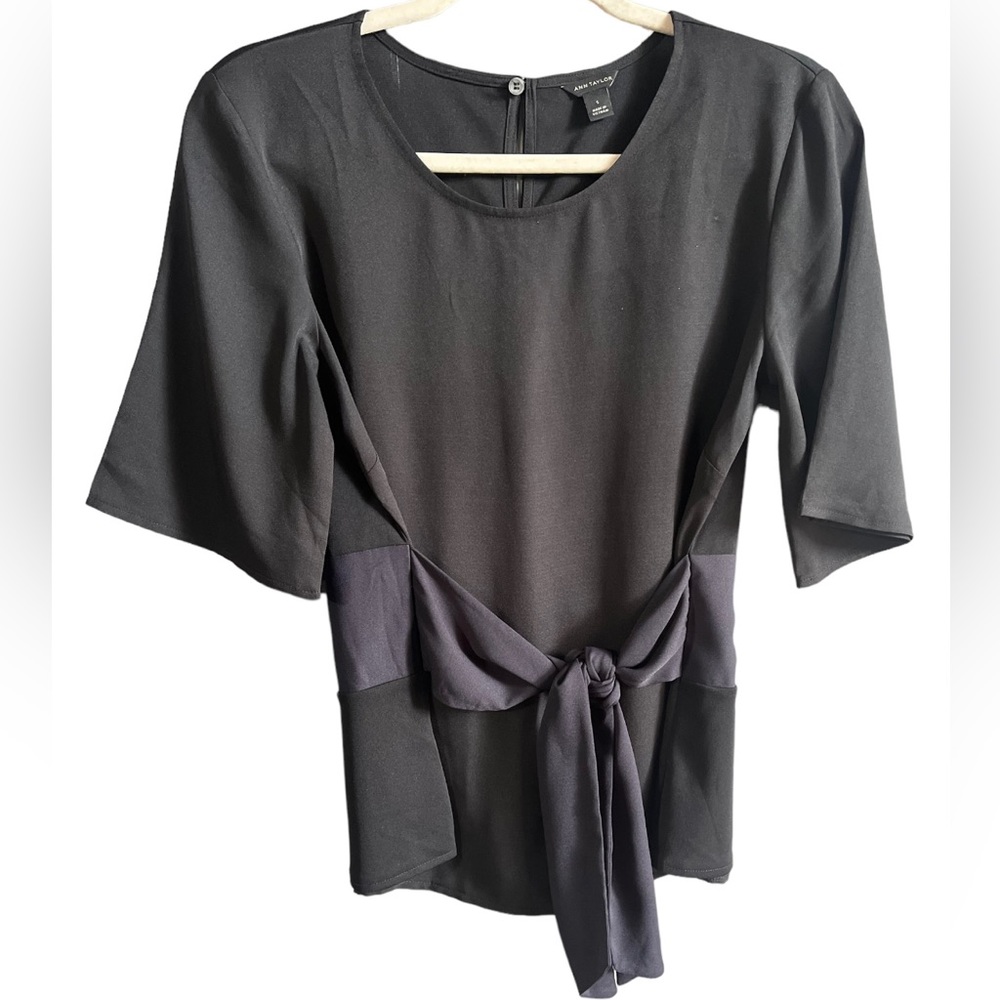 Ann Taylor Black & Navy Tie Front Short Sleeve Blouse